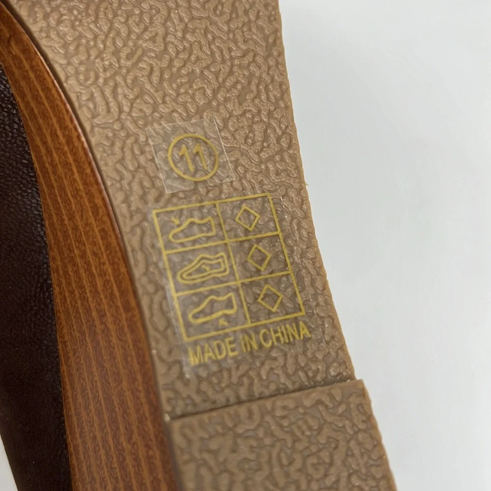 Journee Collection Graysn Brown Wedge Gold‎ Buckle Round Toe Arch Support 11M